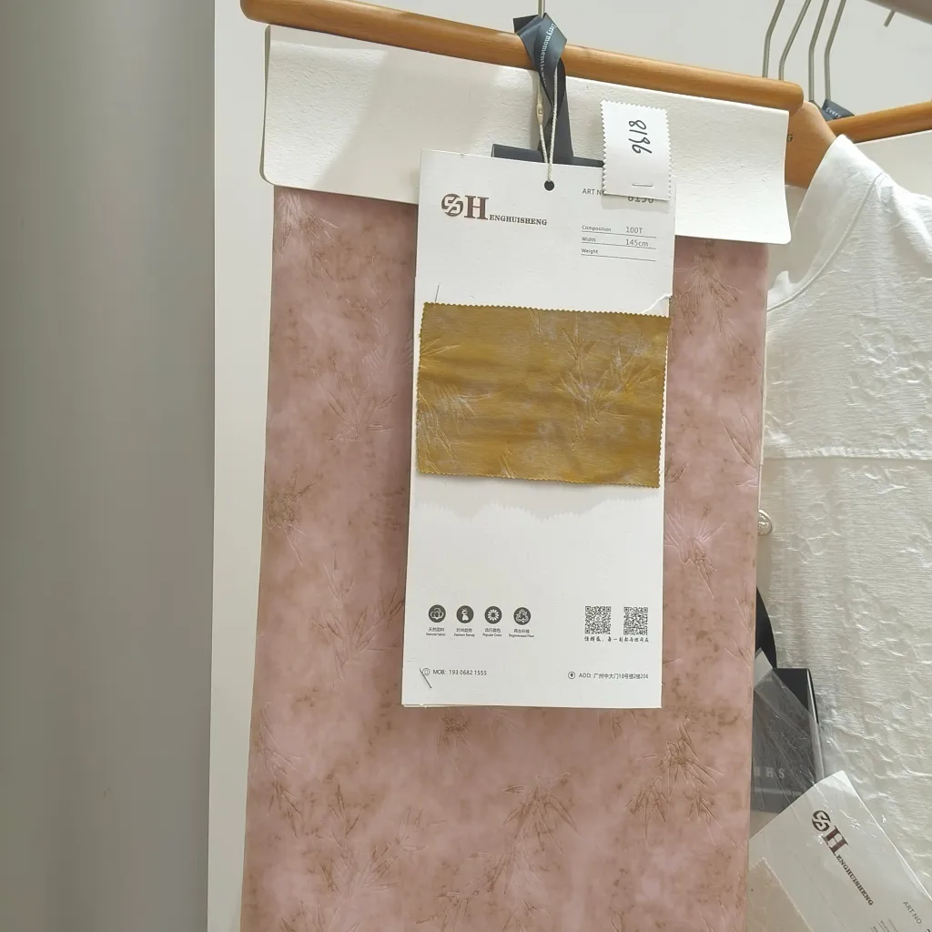 Color Options – 100% Polyester-Bambusblatt-Jacquard-Stoff, weicher rosa Blumen-Webkleidungsstoff