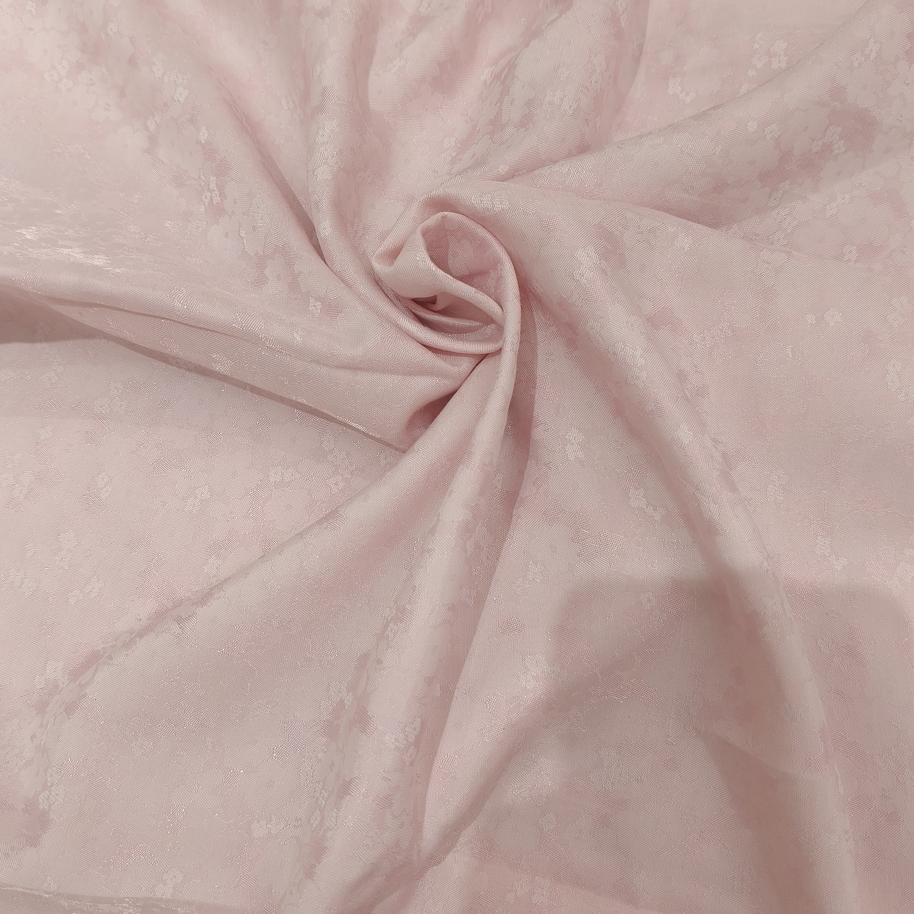 Overview – 58% Polyester 22% Tencel 20% Viscose Floral Jacquard Fabric, Shiny Soft Drape Material for Cheongsam Hanfu Dresses